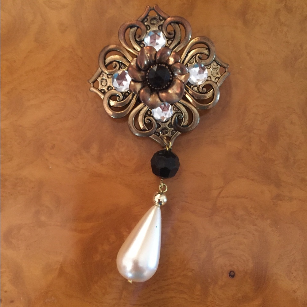Brooch